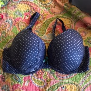 Victoria’s Secret women’s Bra 34DD